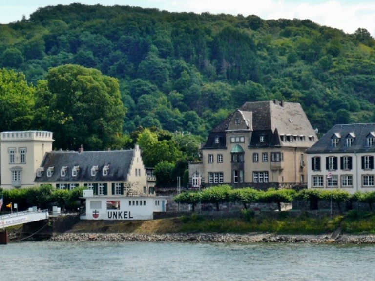 Ansicht vom Rhein auf Unkel