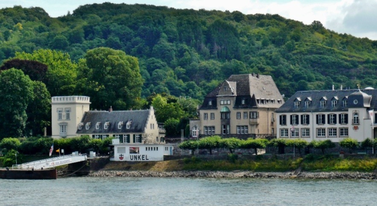 Ansicht vom Rhein auf Unkel